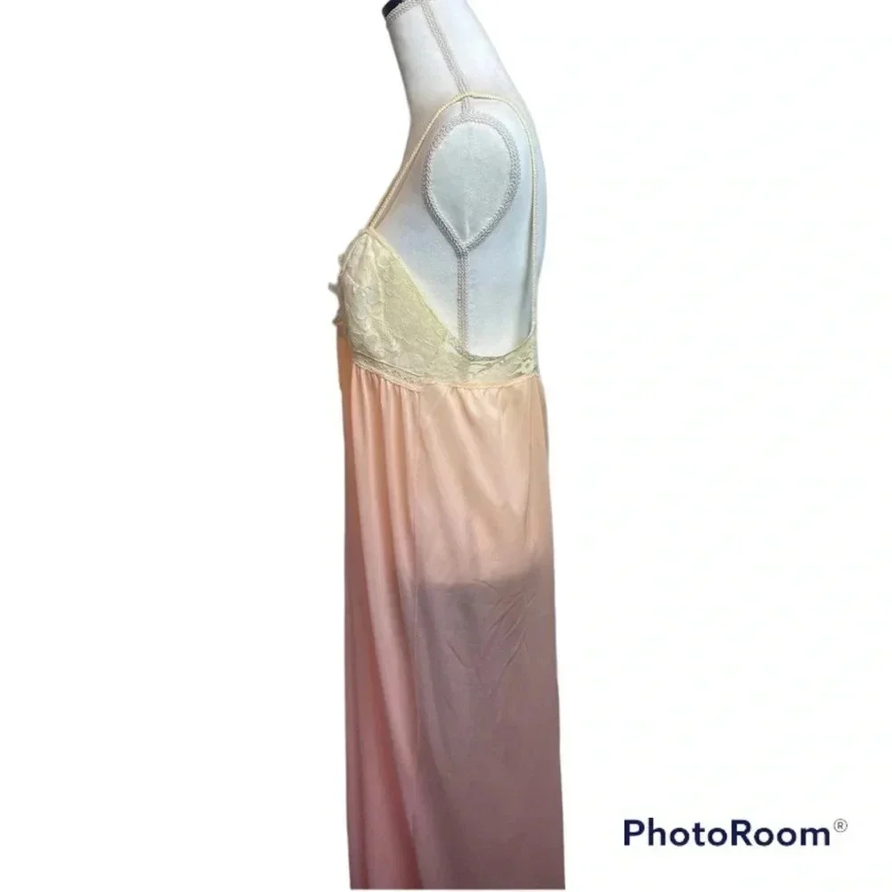 VINTAGE long nightgown with lace‎ bustier.